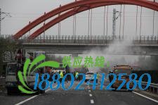 山东滨州：大雾中高速发生多起车祸 一罐车爆炸致一人死亡