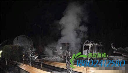 济青高速20多个油罐爆炸 3车被焚