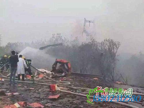 沪昆高速一油罐车爆炸 江西分宜收费站办公楼玻璃碎裂