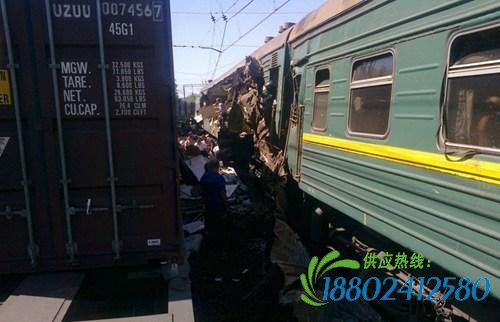 俄火车相撞事故已致9人死亡 逾50人受伤（组图）