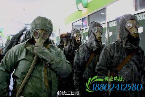 解放军核生化部队全副武装开入爆炸核心区[图]