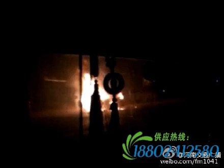 大广高速滑县段一油罐车发生侧翻后爆炸