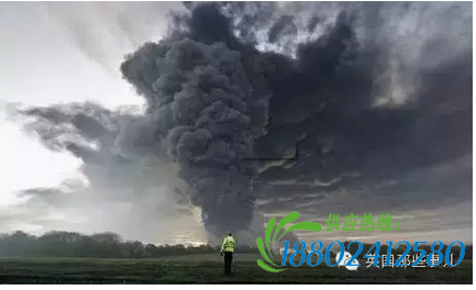 那场爆炸英国人是怎么做的？炸掉全英国5%的储备油炸出2.4级地震的伦敦油库大爆炸