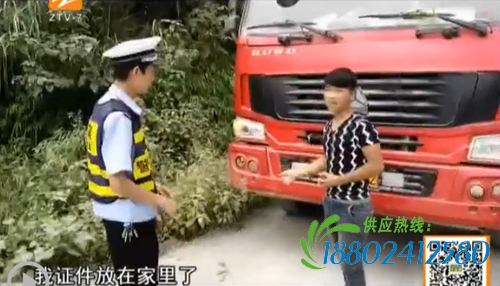 贵州14岁男孩偷开油罐车闯高速 交警及时拦截