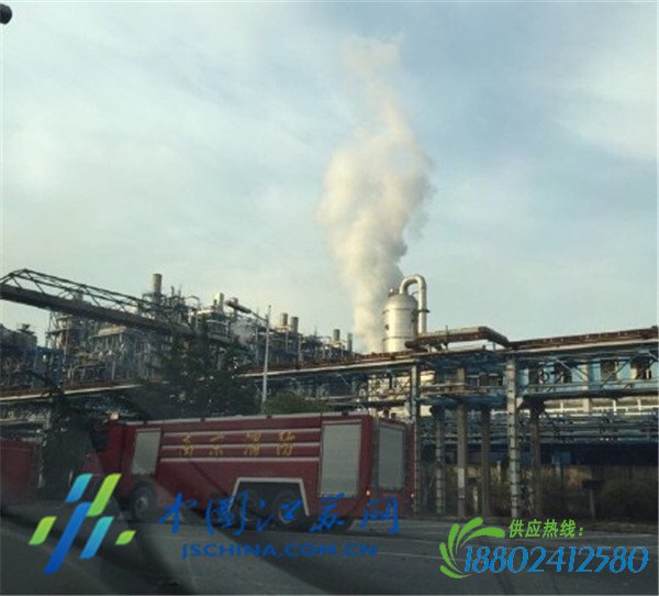 南京一石化厂乙烯储罐发生爆炸(图)