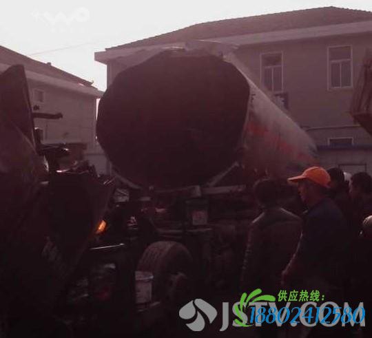 盐城：槽罐车发生爆炸 威力波及百米范围