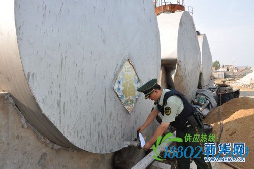 山东烟台边防拆除隐藏在群众身边的“定时炸弹