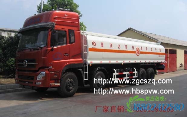 东风天龙前四后八油罐车