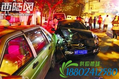 曝青岛警匪闹市追击连撞六车 警方:不方便透露