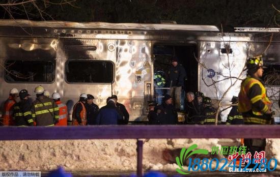 纽约通勤火车与轿车相撞7人死 引发熊熊大火