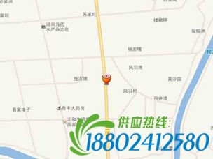 长沙一泥罐车追尾小车侧翻