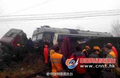 河南汝州一货车与火车相撞 无人员受伤(图)