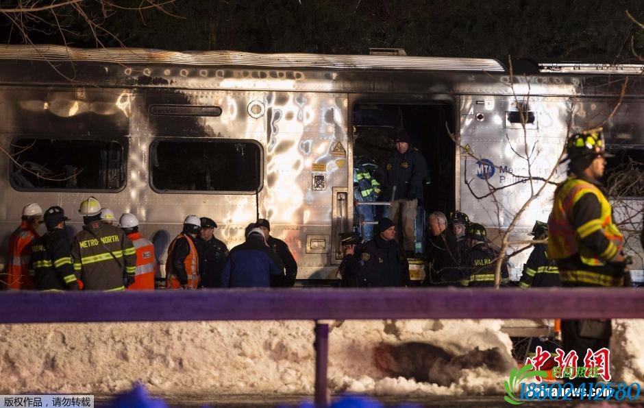 纽约客运火车与汽车相撞 致6人死亡12人受伤