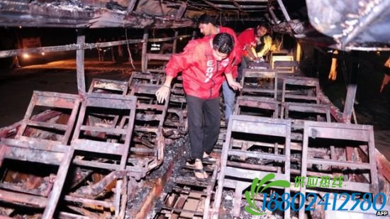 巴基斯坦一巴士与油罐车相撞造成至少57人死亡[1]-
