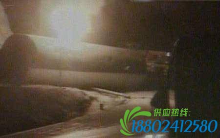 陕西210国道发生油罐车爆炸事故(组图)