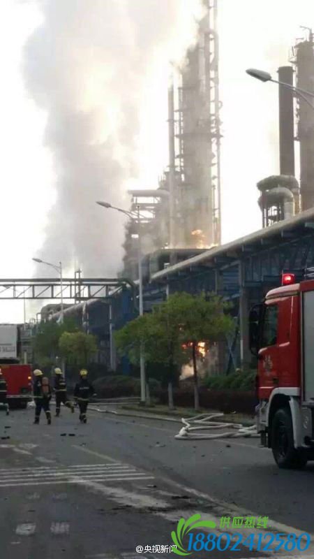 江苏南京一乙烯厂乙烯储罐发生爆炸(组图)