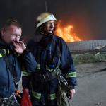乌克兰油库爆炸起火