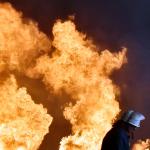 乌克兰油库爆炸起火