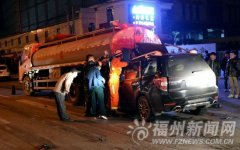 104国道马尾段SUV追尾油罐车 车头变形司机重伤