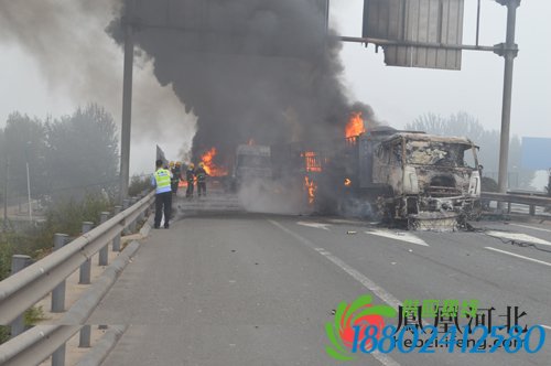 邯郸大雾高速多车连环追尾液化气罐车爆炸起火