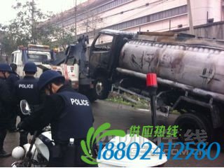 成都油罐车避让公交车在距离油库500米处爆炸