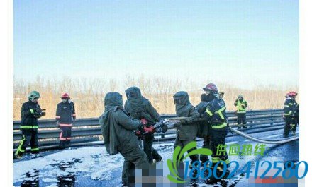 北京油罐车爆炸 周围10公里外都能看到浓烟