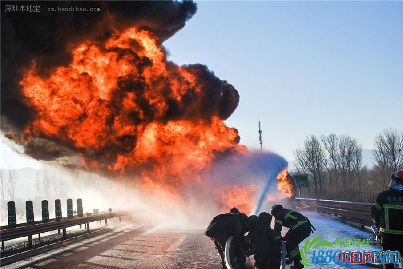 北京载30吨油罐车爆炸起火 火焰高达数十米（图）