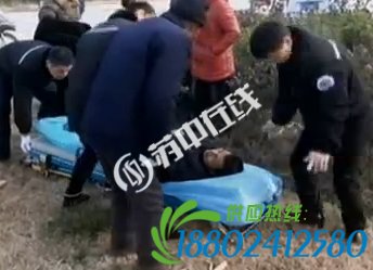 江苏大丰司机路口按喇叭却无用 不慎将聋哑男子撞飞