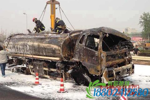 新京报讯(吴江 林野摄影报道)今日中午12时许，<a href=