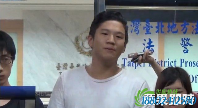 台湾“反课纲”学生发言人烧炭身亡(图)