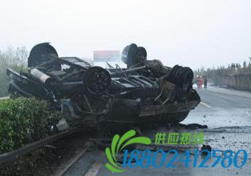 湖北省秭归一油罐车侧翻爆燃致5人遇难3人受伤（图）