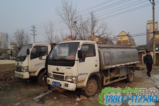 南阳群众举报违规运油车 新区交警暂扣查“李鬼