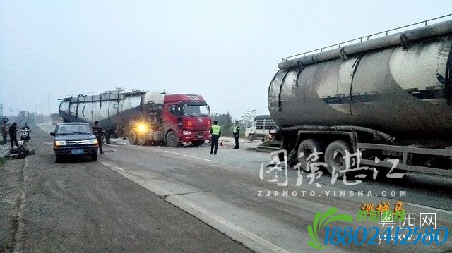 湛江疏港大道油罐车撞上水泥车