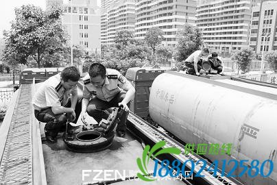 福州连江截获47.46吨黑柴油 查扣2油罐车抓获2人