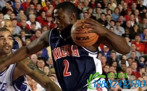 姚明队友撞火车 NBA球星离奇死亡堪比恐怖大片