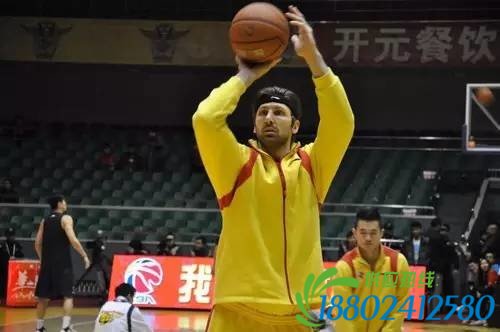 姚明队友撞火车 NBA球星离奇死亡堪比恐怖大片