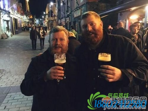 两胡子大叔无意撞脸 盘点超越时空的明星撞脸