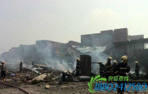 广州油罐车爆炸20人亡现场发现数具烧焦尸体