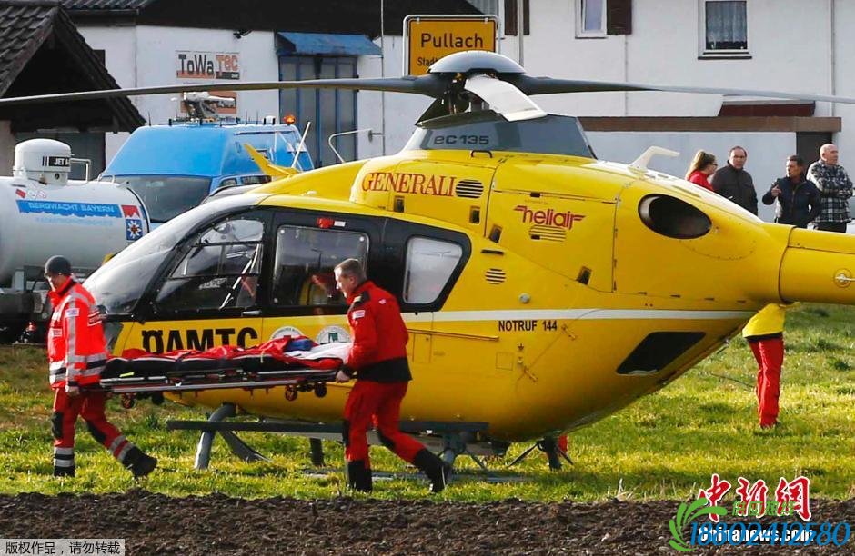 德国南部两辆火车迎面相撞 逾百人伤亡 9人死亡