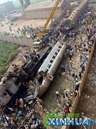 埃及两列火车相撞致重大伤亡 未发现中国人[组