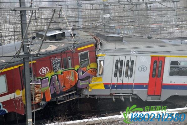 [视频]比利时火车相撞事故 列车闯红灯酿惨剧