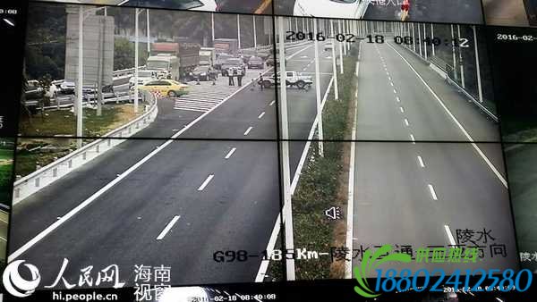 交警部门已对该路段实施双向临时交通管制