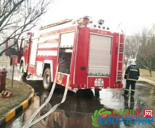 聊城堂邑一辆油罐车起火