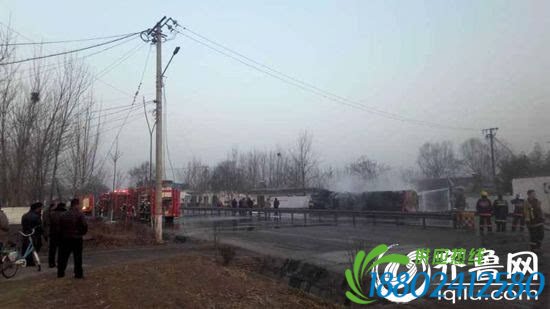 聊城市堂邑镇一油罐车突然着火 司机当场死亡