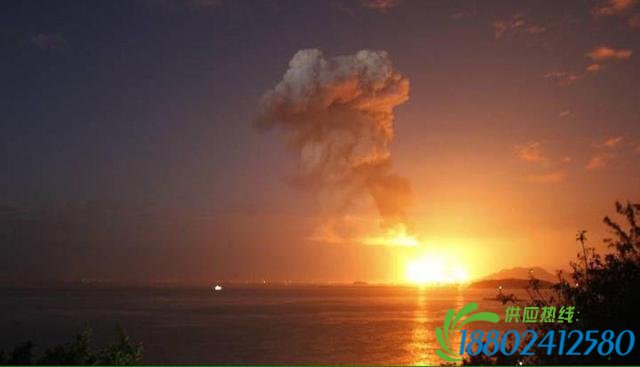 漳州爆炸:2个20000立方米常渣油罐已经起火