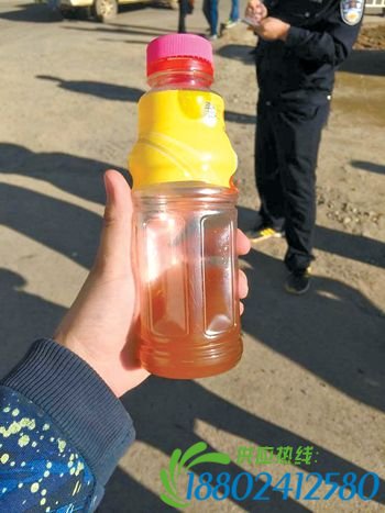 西山路通源加油站员工操作失误 加油加成水，8车趴了窝