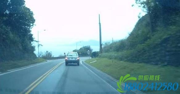 对向油罐车连按喇叭被认为在挑衅,最后很后悔