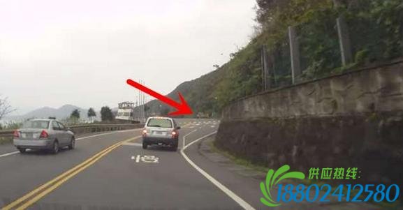 对向油罐车连按喇叭被认为在挑衅,最后很后悔