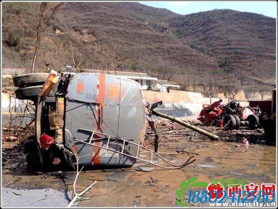 32吨“毒液”泄露国道旁 12小时坚守保平安