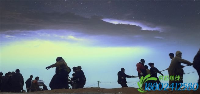 火车撞上敢死队？成龙《铁道飞虎》柏林发布先行海报